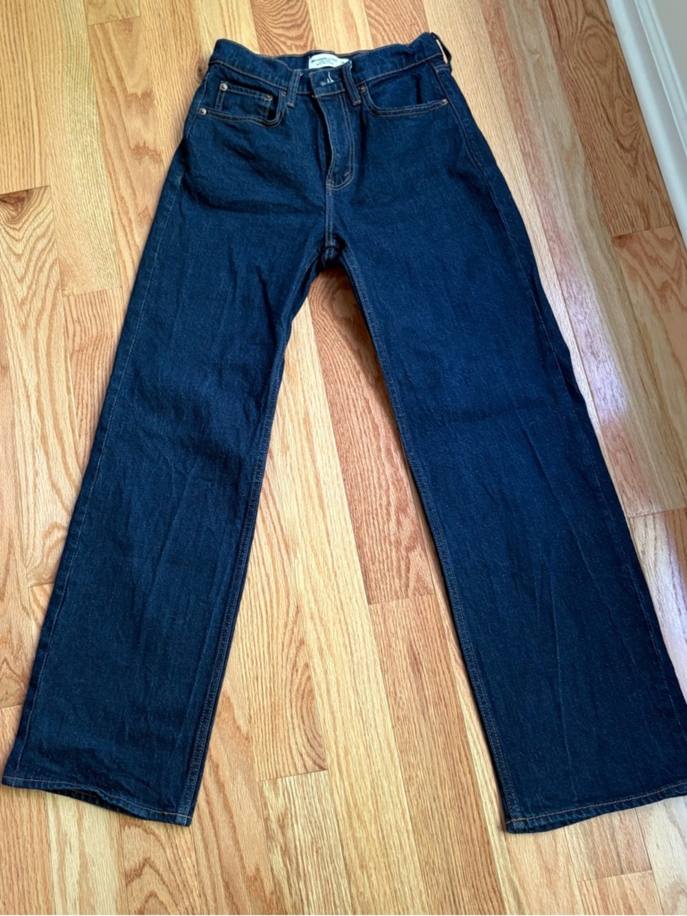 Abercrombie High rise 90s relaxed size 26